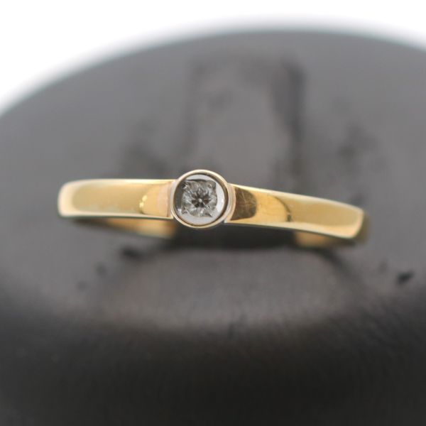 Brillant Gold Ring 375 9 Kt Gelbgold Weißgold 0,04 Ct Diamant Fein Wert 280,-.